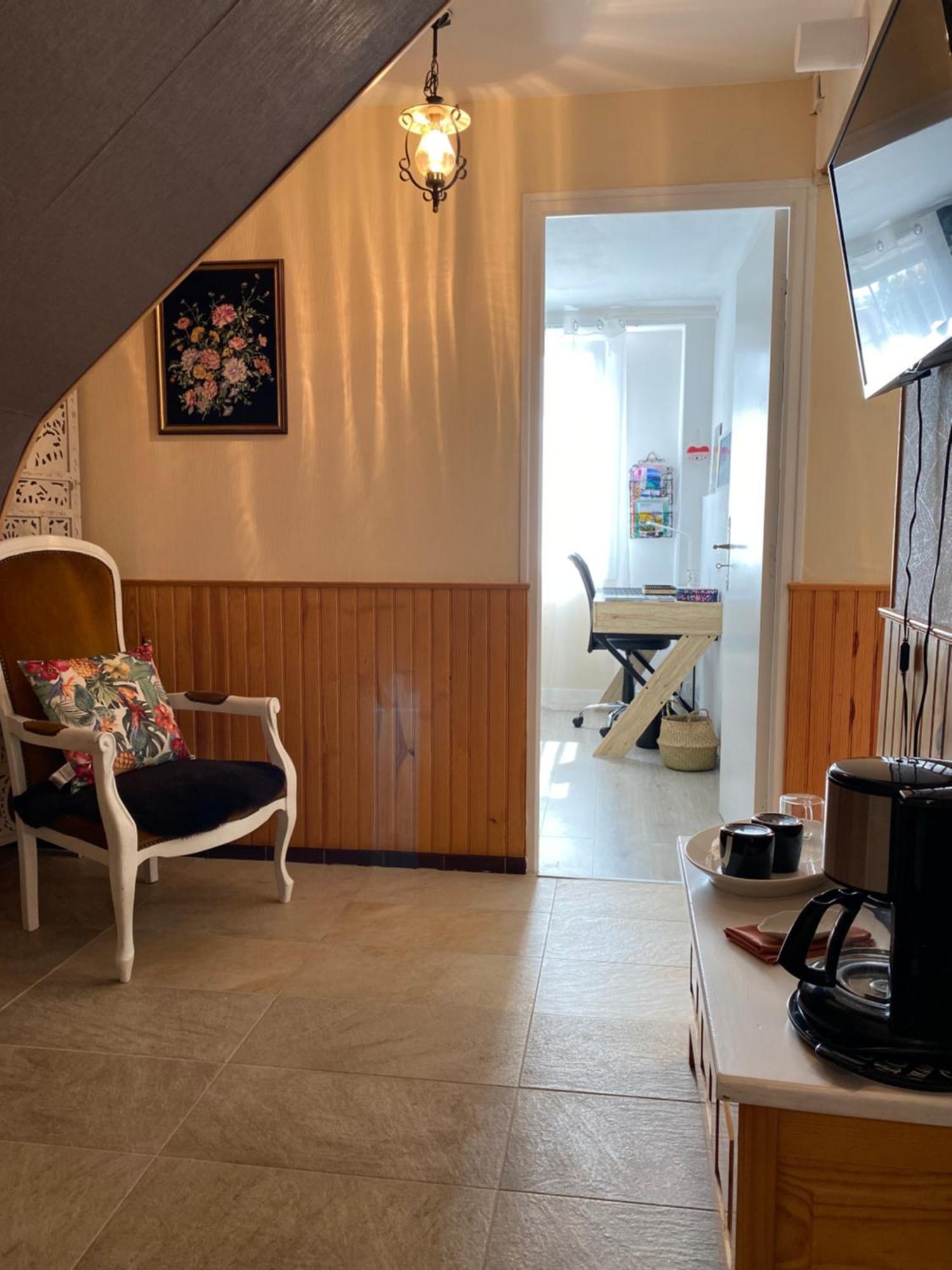 Ila's Tiny House * Limoges